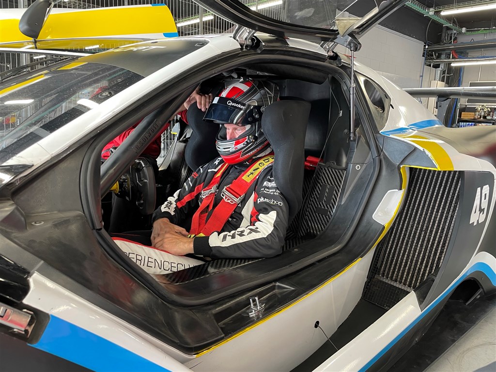 Monocoque cockpittet i carbon.